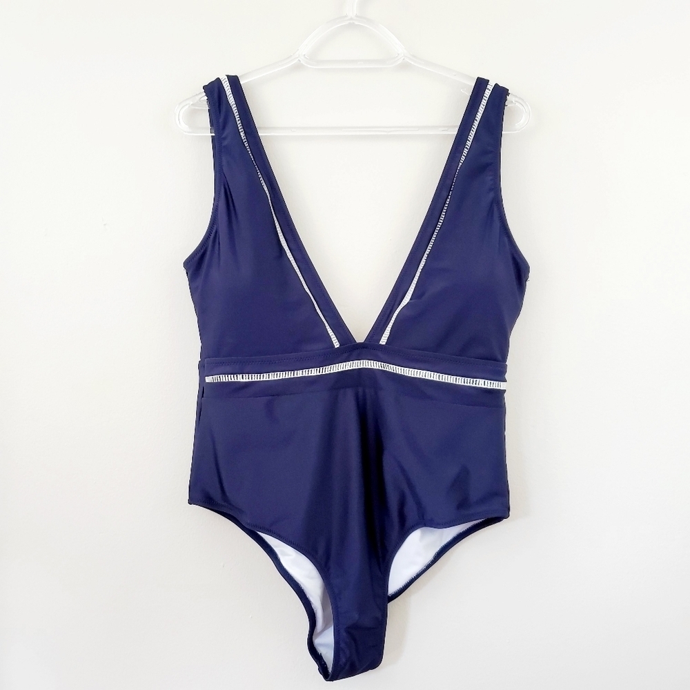 Cupshe | Tranquil Cove V-Neck One-Piece Swimsuit